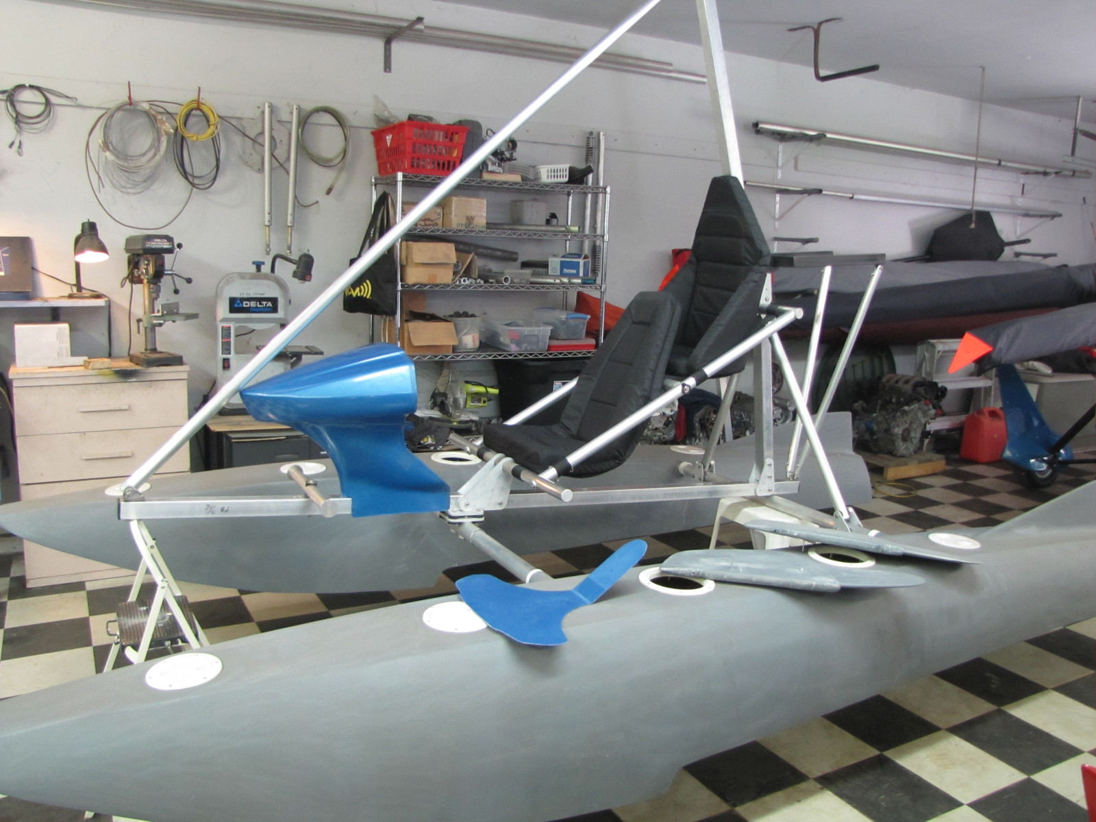 Air Trikes: Eagle-Aqua and trike floats